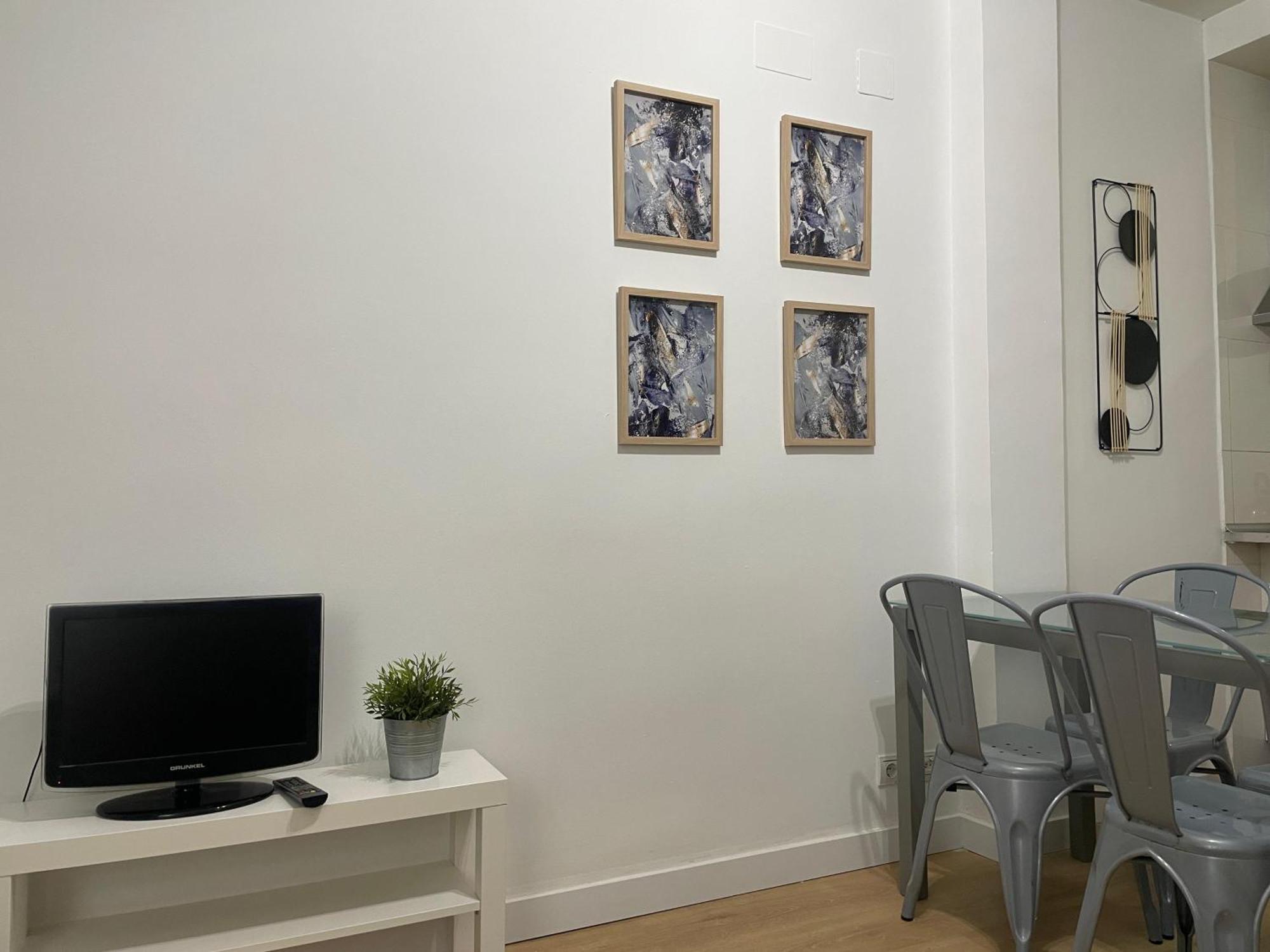 Plaza Rio B Apartment Madrid Ngoại thất bức ảnh