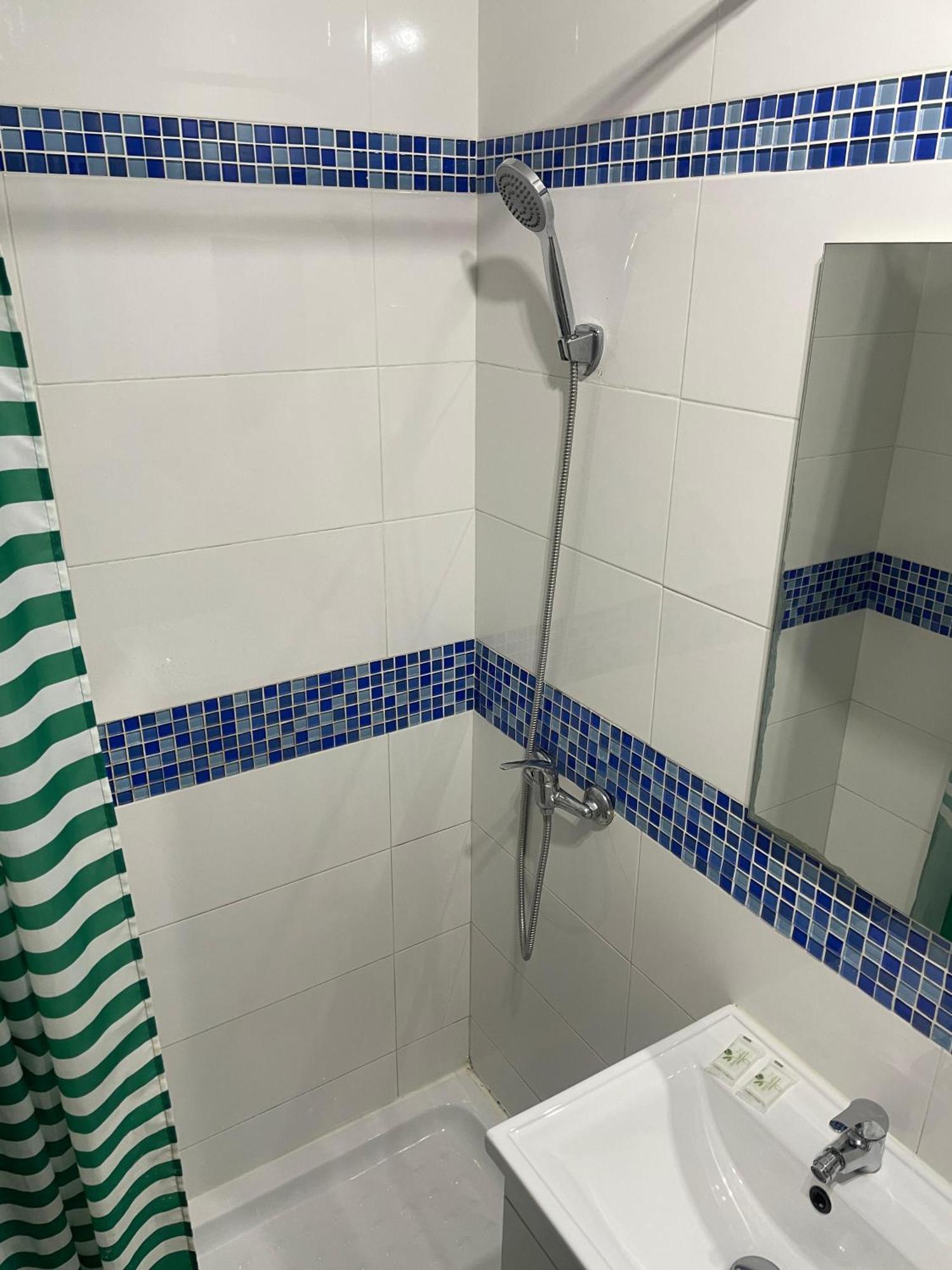 Plaza Rio B Apartment Madrid Ngoại thất bức ảnh